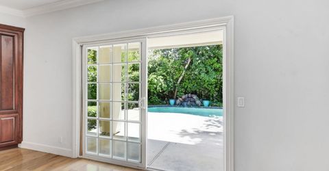5 Latham Ln, Sacramento, CA 95864 Photo