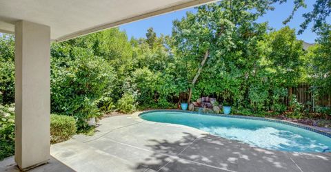 5 Latham Ln, Sacramento, CA 95864 Photo