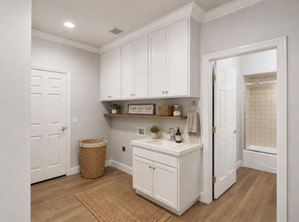 5 Latham Ln, Sacramento, CA 95864 Photo