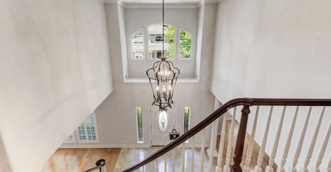 5 Latham Ln, Sacramento, CA 95864 Photo