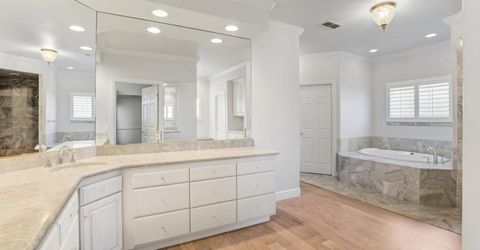 5 Latham Ln, Sacramento, CA 95864 Photo