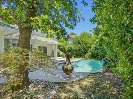 5 Latham Ln, Sacramento, CA 95864 Photo