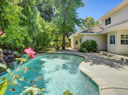 5 Latham Ln, Sacramento, CA 95864 Photo