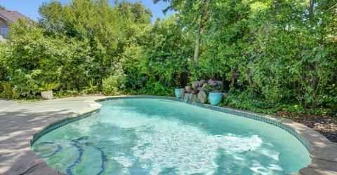 5 Latham Ln, Sacramento, CA 95864 Photo