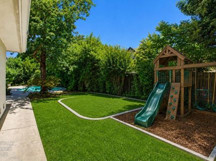 5 Latham Ln, Sacramento, CA 95864 Photo