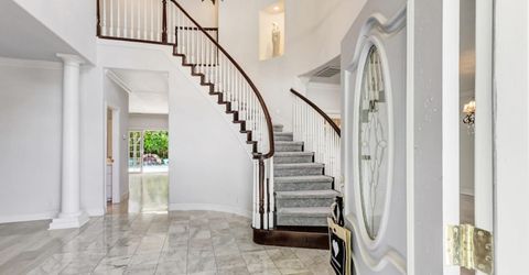 5 Latham Ln, Sacramento, CA 95864 Photo