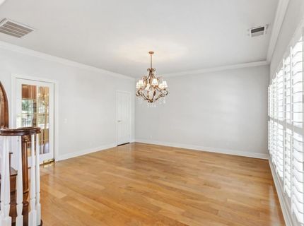 5 Latham Ln, Sacramento, CA 95864 Photo