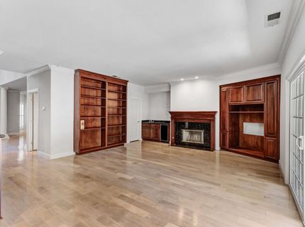 5 Latham Ln, Sacramento, CA 95864 Photo