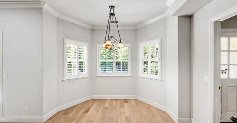 5 Latham Ln, Sacramento, CA 95864 Photo