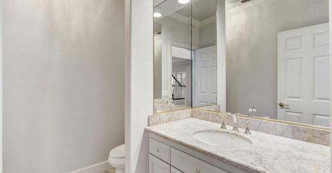 5 Latham Ln, Sacramento, CA 95864 Photo