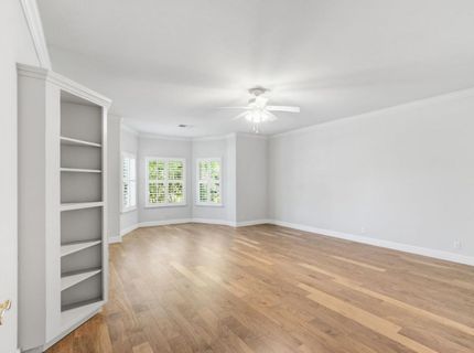 5 Latham Ln, Sacramento, CA 95864 Photo