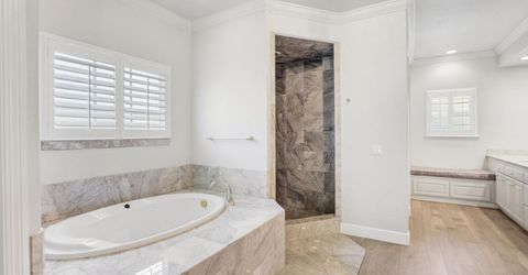 5 Latham Ln, Sacramento, CA 95864 Photo