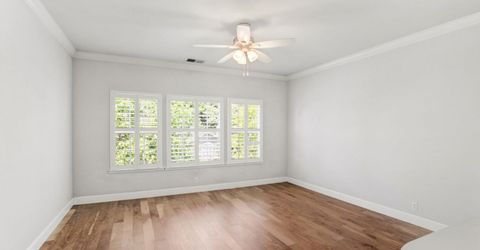 5 Latham Ln, Sacramento, CA 95864 Photo
