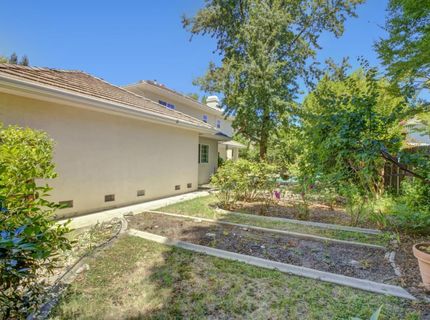 5 Latham Ln, Sacramento, CA 95864 Photo