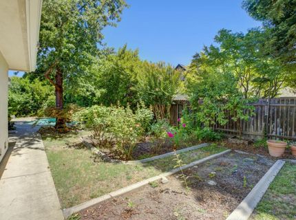 5 Latham Ln, Sacramento, CA 95864 Photo