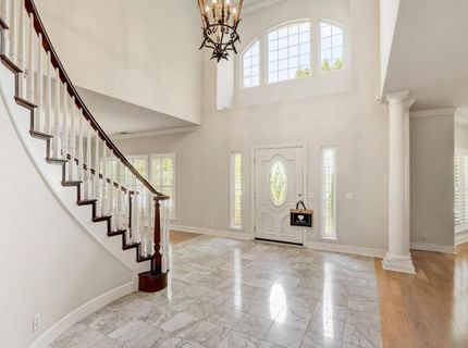 5 Latham Ln, Sacramento, CA 95864 Photo