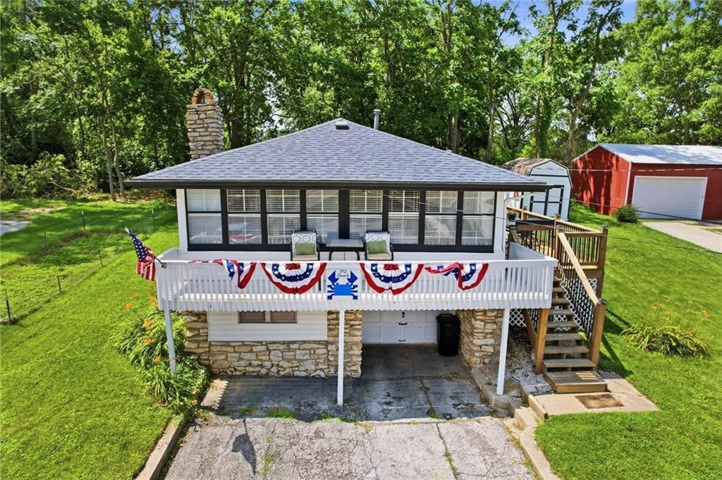 152 Beach Drive, Lake Tapawingo, MO 64015 Main Photo