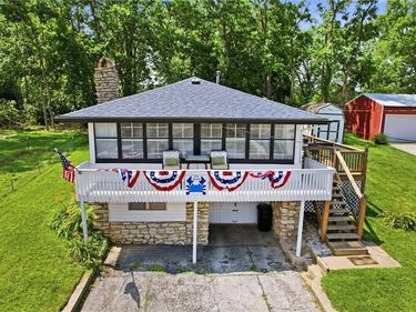 152 Beach Drive, Lake Tapawingo, MO 64015
