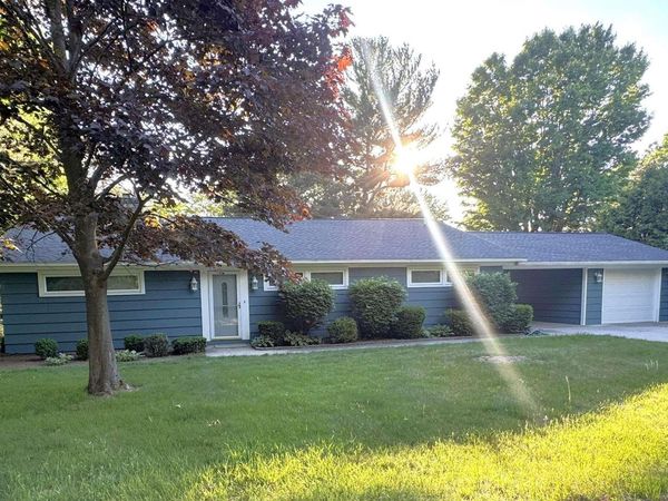 60 Park Street, Traverse City, MI 49685