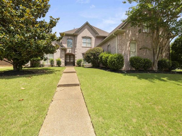 8990 RIVER KNOLL DR, Unicorp/Memphis, TN 38016