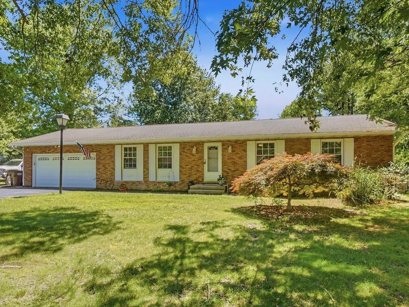 553 Hillgail Circle SW, Pataskala, OH 43062 Photo 2