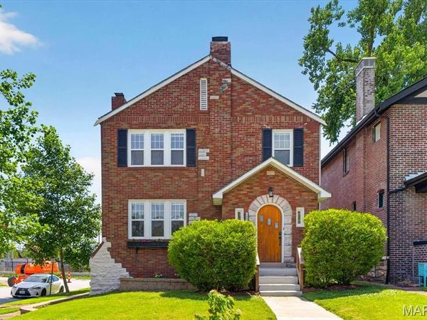 5800 Pershing Avenue, St Louis, MO 63112