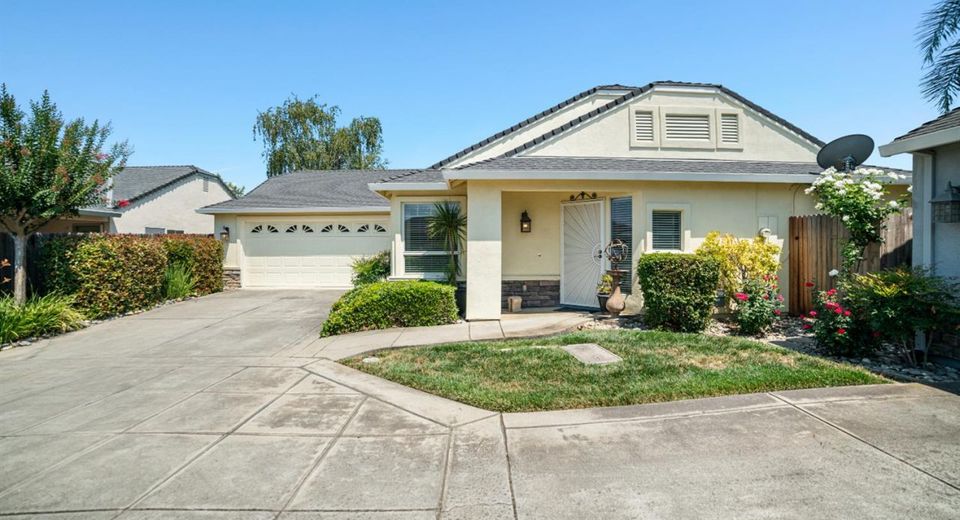596 Village Dr, Galt, CA 95632 Photo