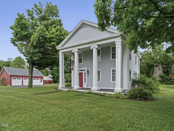 6 Halfmoon Drive, Waterford, NY 12188