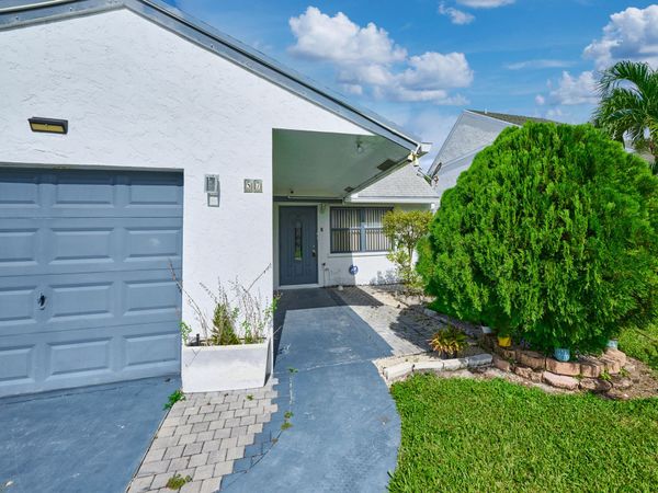 57 Peachtree Place, Boynton Beach, FL 33436