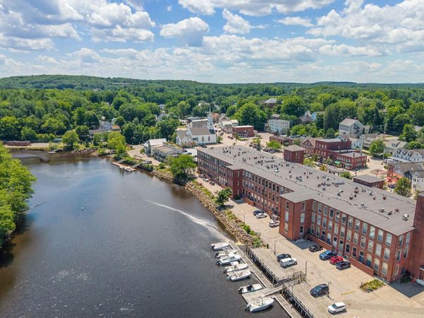 125 Main Street, Unit 2, Newmarket, NH 03857
