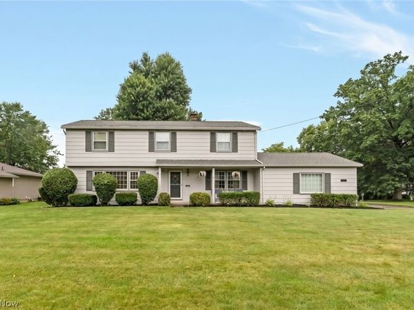 680 Forest Ridge Drive , Youngstown, OH 44512