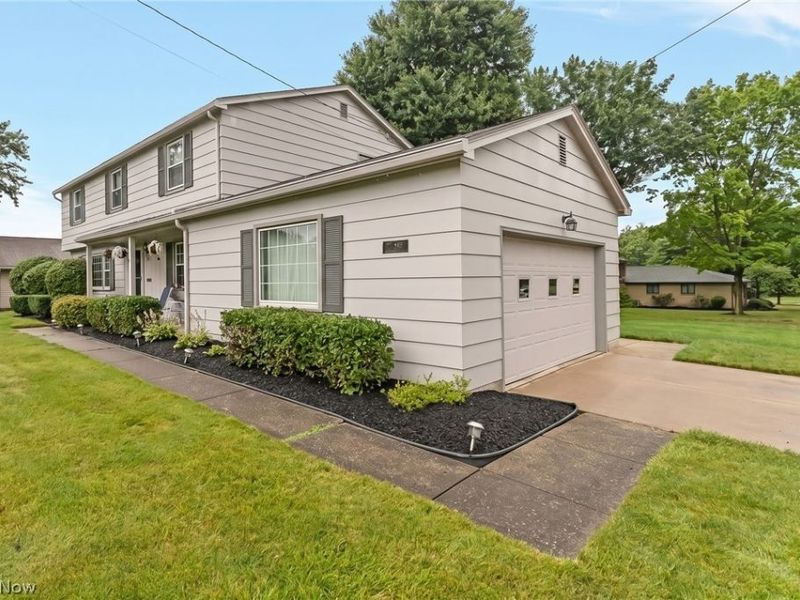 680 Forest Ridge Drive, Youngstown, OH 44512 Photo 3