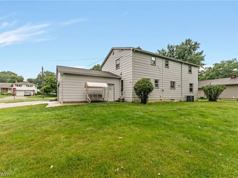680 Forest Ridge Drive, Youngstown, OH 44512 Photo 4