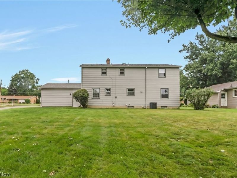 680 Forest Ridge Drive, Youngstown, OH 44512 Photo 5