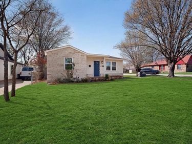 1300 E Mulkey Street, Fort Worth, TX 76104