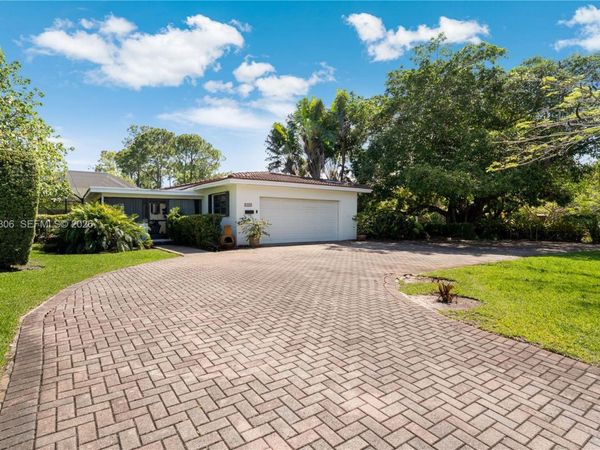 8480 SW 66th St , Miami, FL 33143