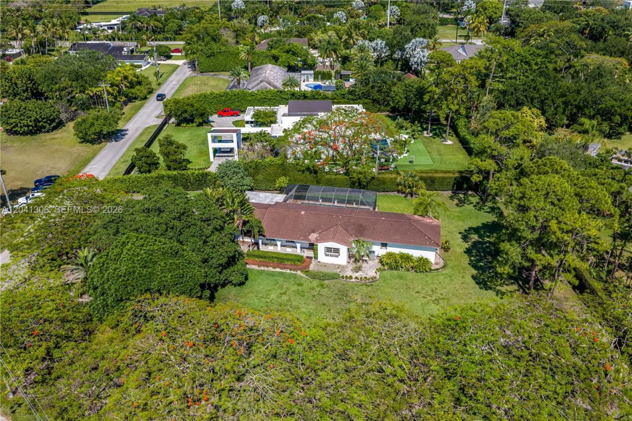 8480 SW 66th St , Miami, FL 33143 Photo
