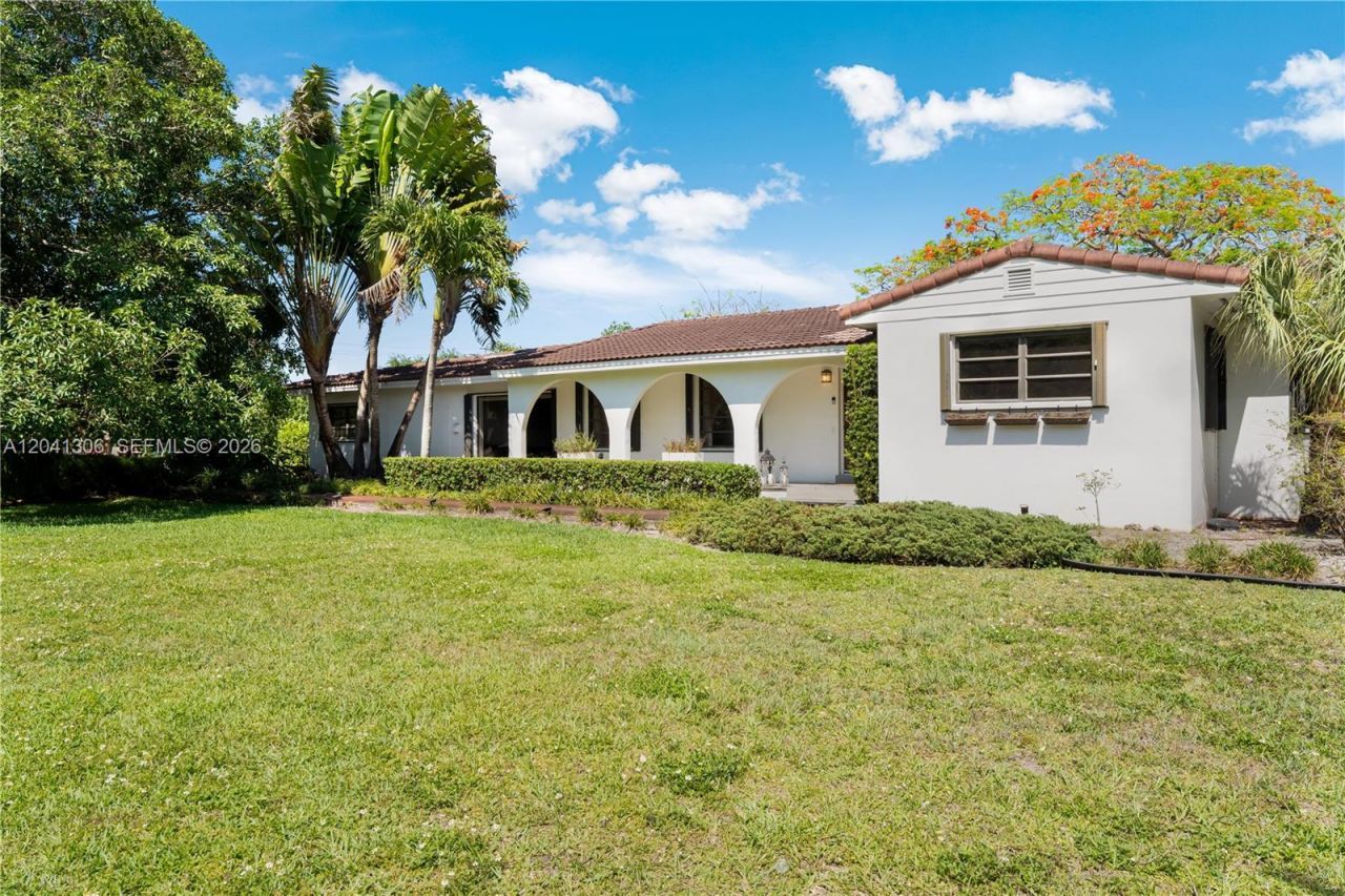 8480 SW 66th St , Miami, FL 33143 Photo