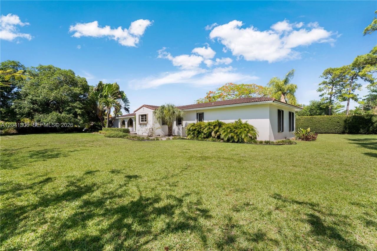 8480 SW 66th St , Miami, FL 33143 Photo