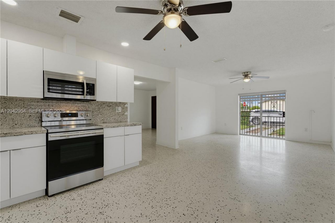 4296 NW 2nd Ter , Unit 4296, Miami, FL 33126 Photo