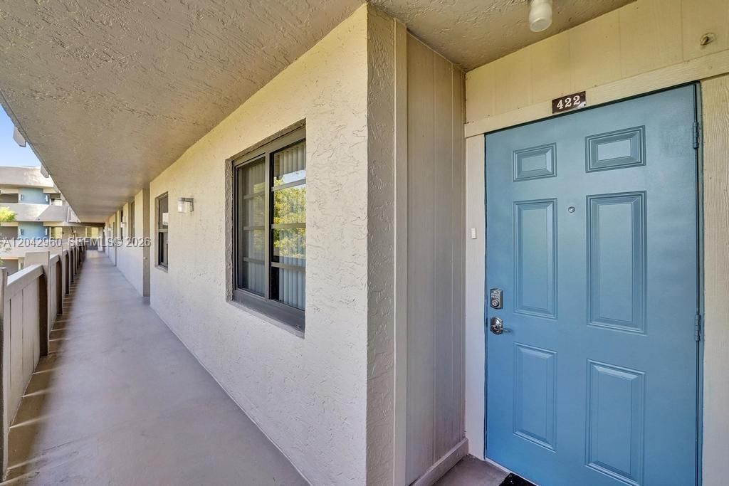 1000 Colony Point Cir, Unit 422, Pembroke Pines, FL 33026 Photo