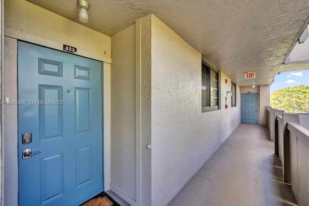 1000 Colony Point Cir, Unit 422, Pembroke Pines, FL 33026 Photo