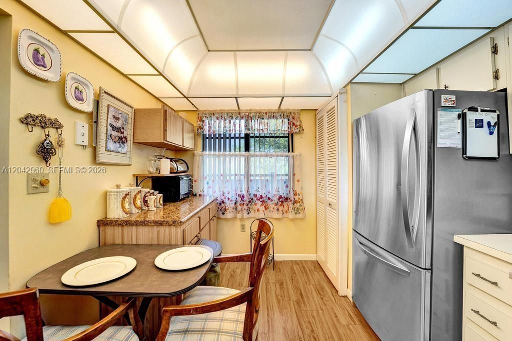 1000 Colony Point Cir, Unit 422, Pembroke Pines, FL 33026 Photo