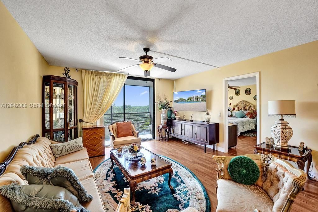 1000 Colony Point Cir, Unit 422, Pembroke Pines, FL 33026 Photo