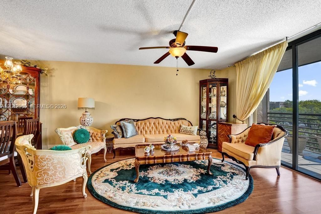 1000 Colony Point Cir, Unit 422, Pembroke Pines, FL 33026 Photo