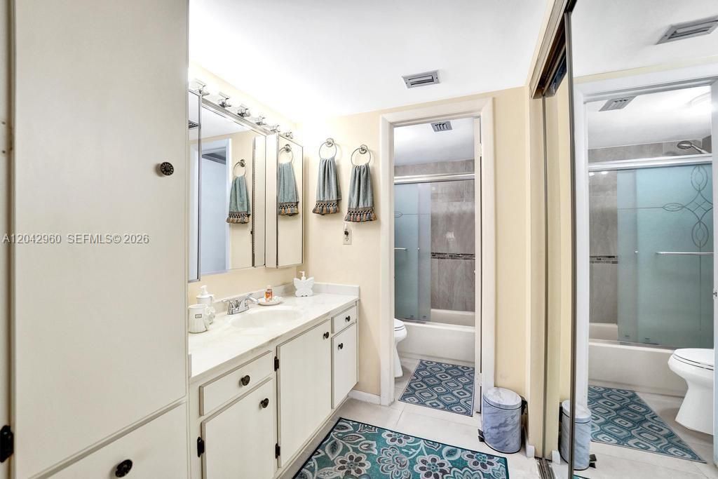 1000 Colony Point Cir, Unit 422, Pembroke Pines, FL 33026 Photo