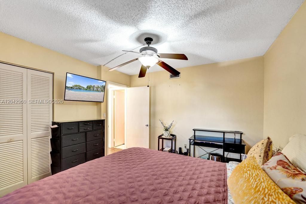 1000 Colony Point Cir, Unit 422, Pembroke Pines, FL 33026 Photo