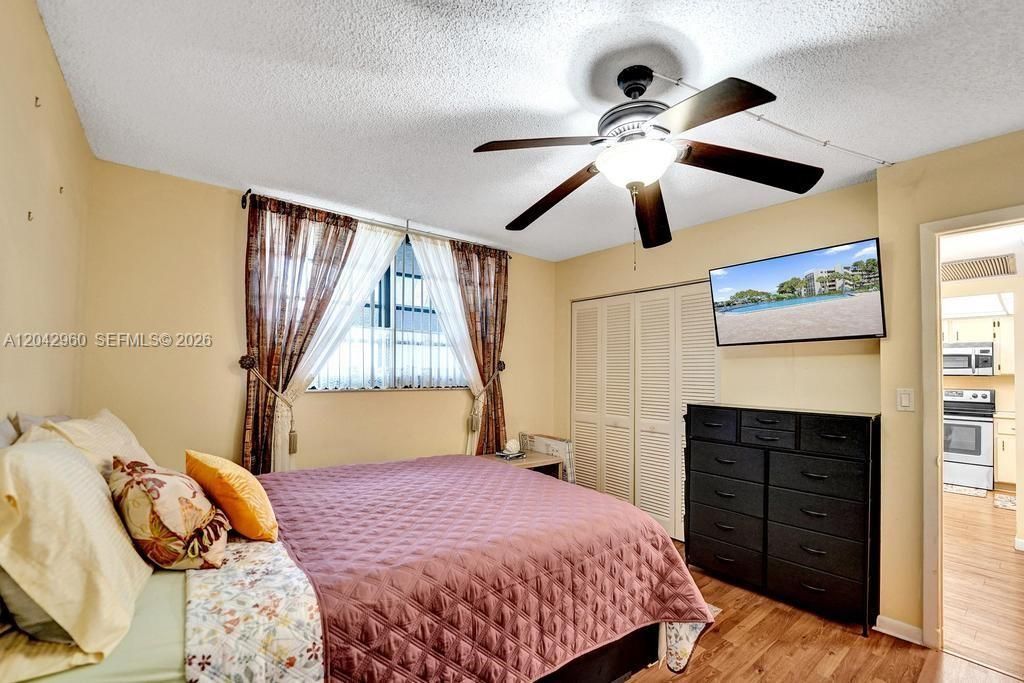 1000 Colony Point Cir, Unit 422, Pembroke Pines, FL 33026 Photo