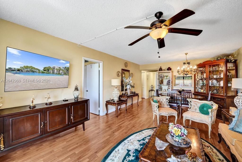 1000 Colony Point Cir, Unit 422, Pembroke Pines, FL 33026 Photo