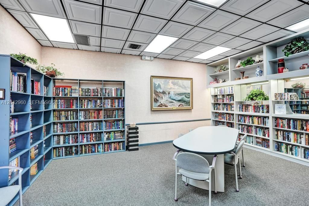1000 Colony Point Cir, Unit 422, Pembroke Pines, FL 33026 Photo